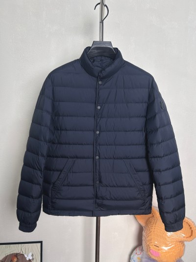 Пуховик Moncler