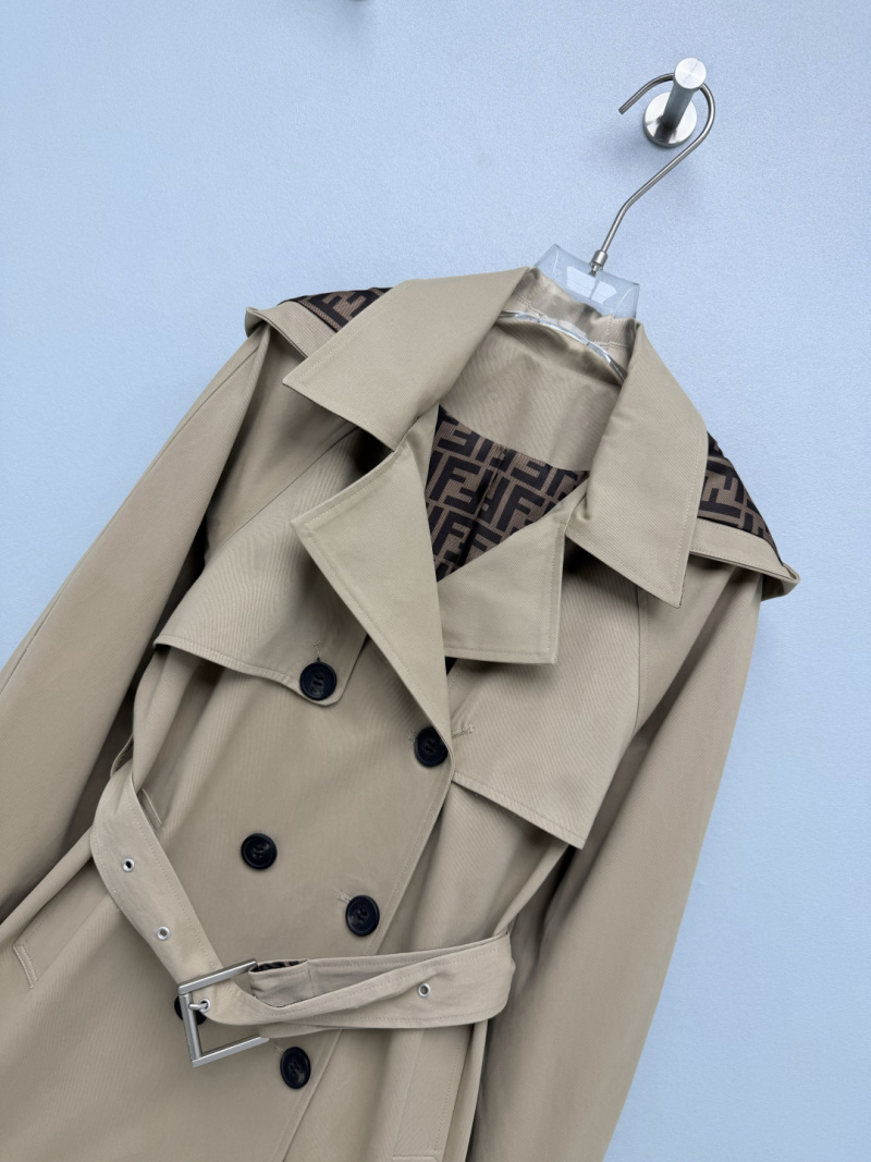 Пальто Fendi