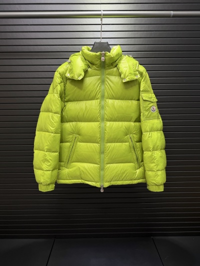 Пуховик Moncler