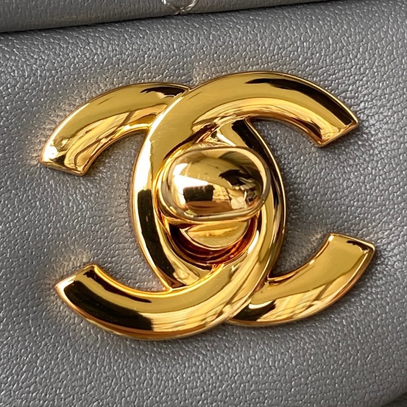 Сумка с крест-накрест декором, серая Chanel