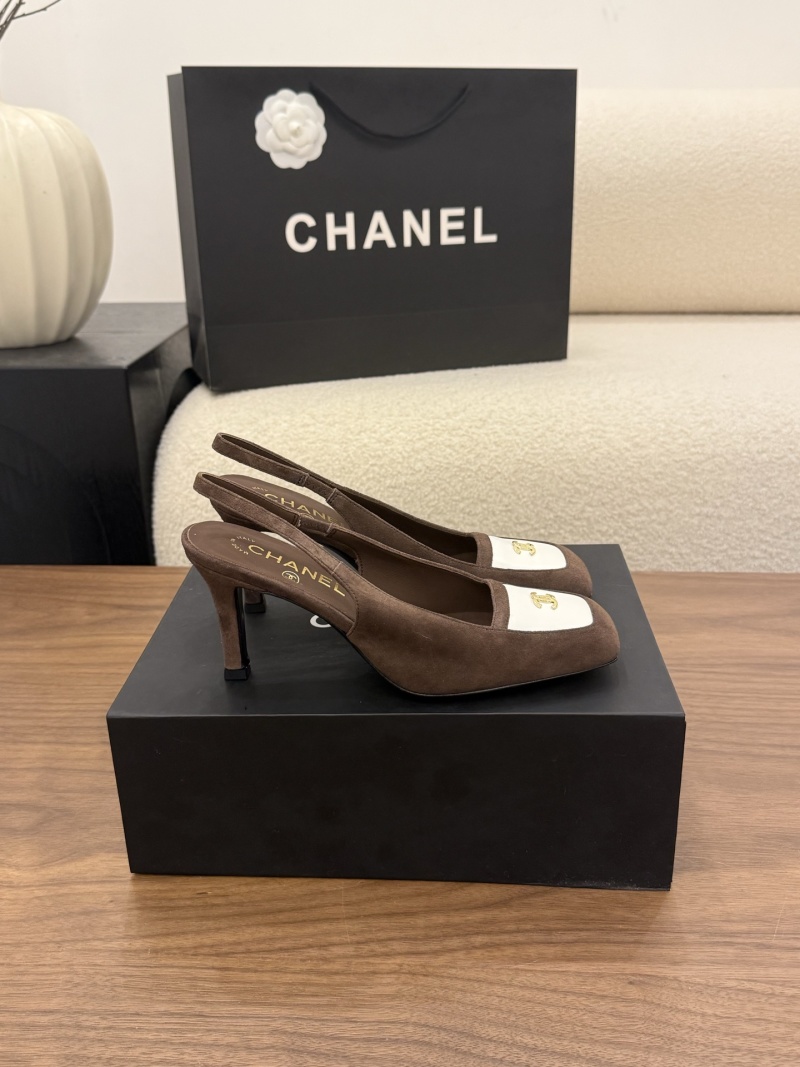 Мюли Chanel из замши с белым носком