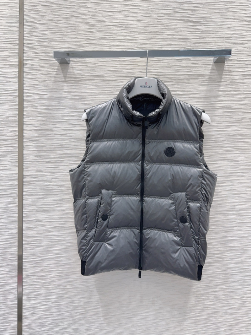 Жилет Moncler