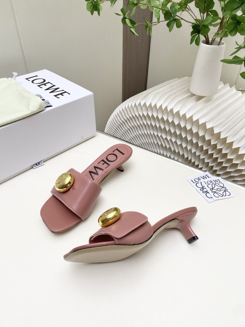 Женские кожаные мюли с декоративной пряжкой на лямке Loewe