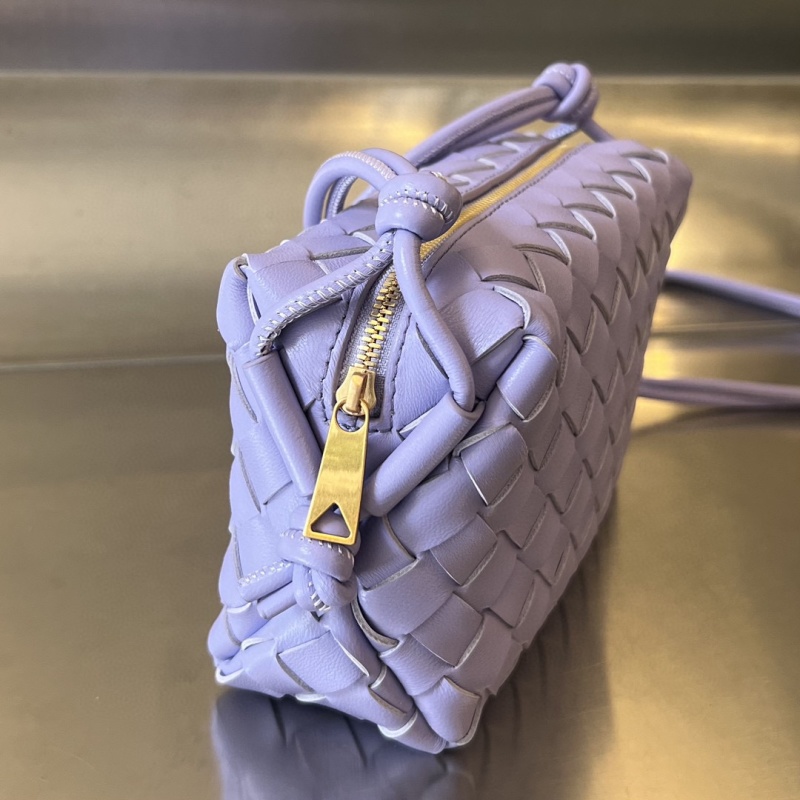 Косметичка Bottega Veneta с плетением