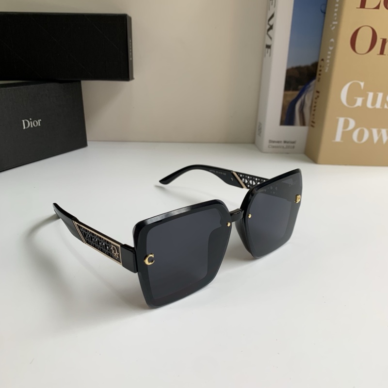 Солнцезащитные очки Dior