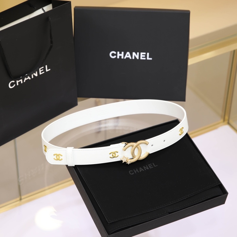Женский ремень с декоративной пряжкой Chanel
