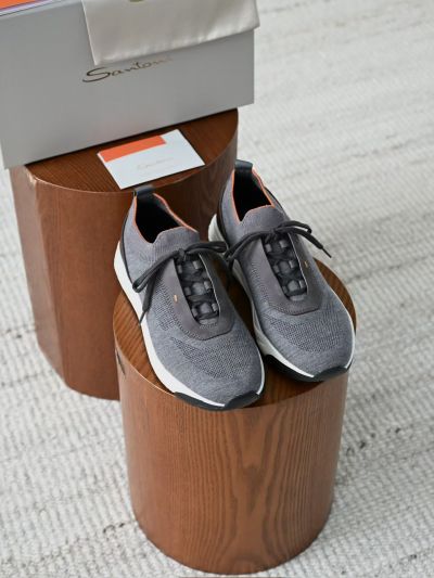Серые мужские слипоны Santoni с белой подошвой
