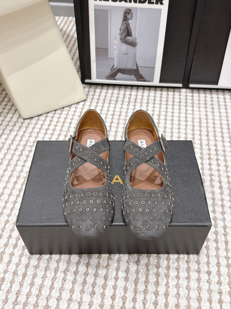 Женские туфли Alaia с декором из заклепок Alaïa