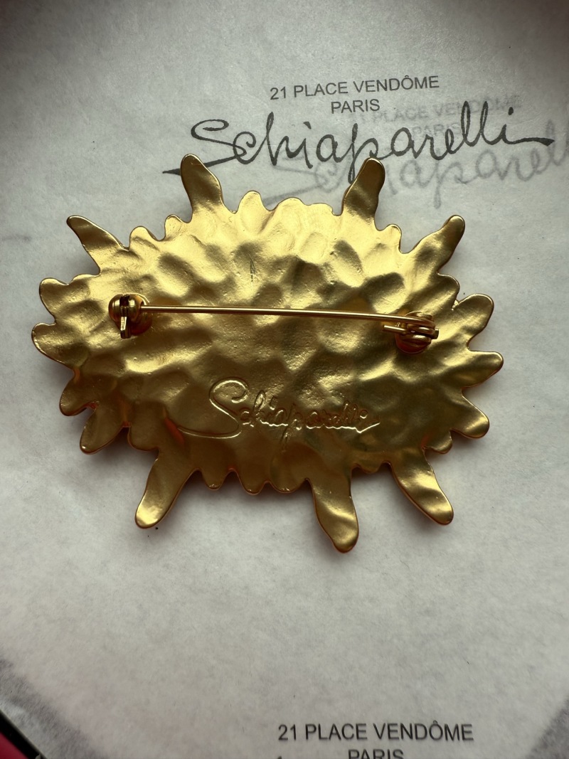 Брошь Schiaparelli в виде глаза