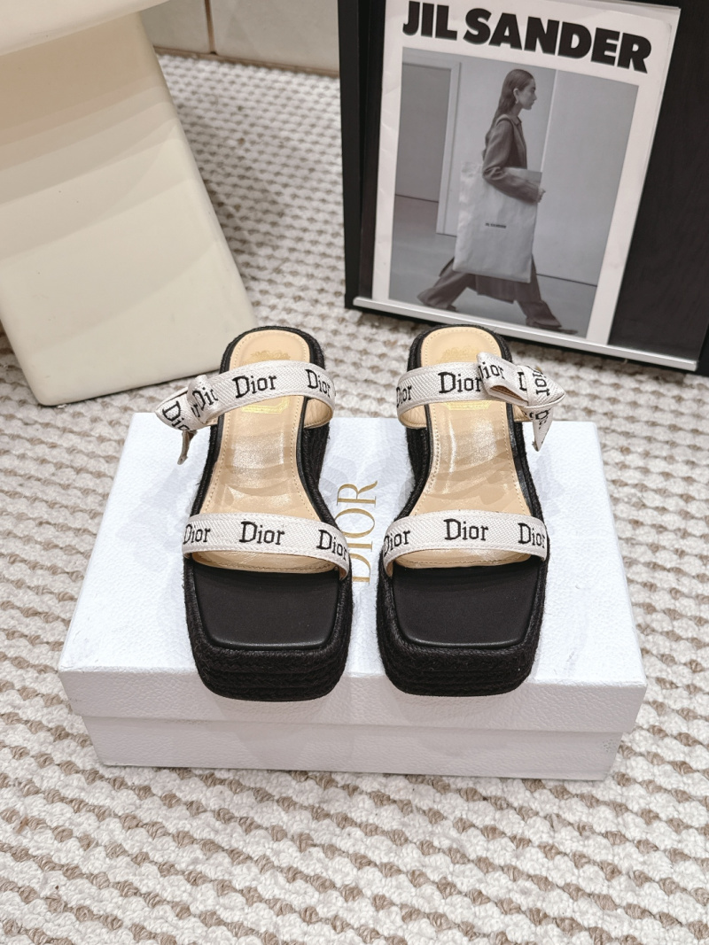 Женские босоножки на толстой подошве Dior