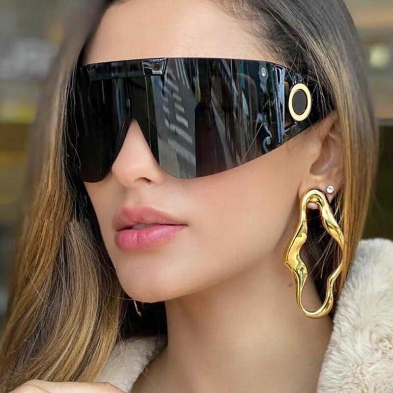 Черные солнцезащитные очки с широкой оправой Versace