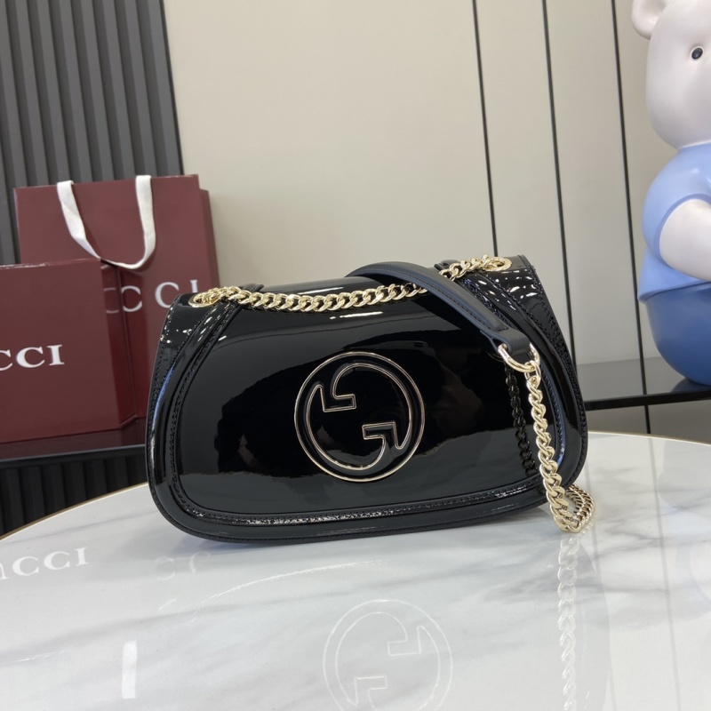 Черная лакированная сумка Gucci с цепочкой