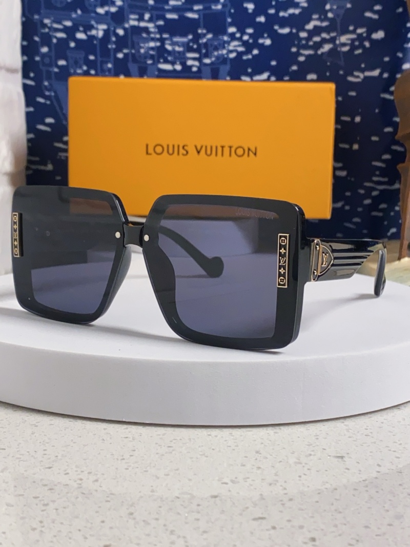 Солнцезащитные очки Louis Vuitton черные крупные оправы