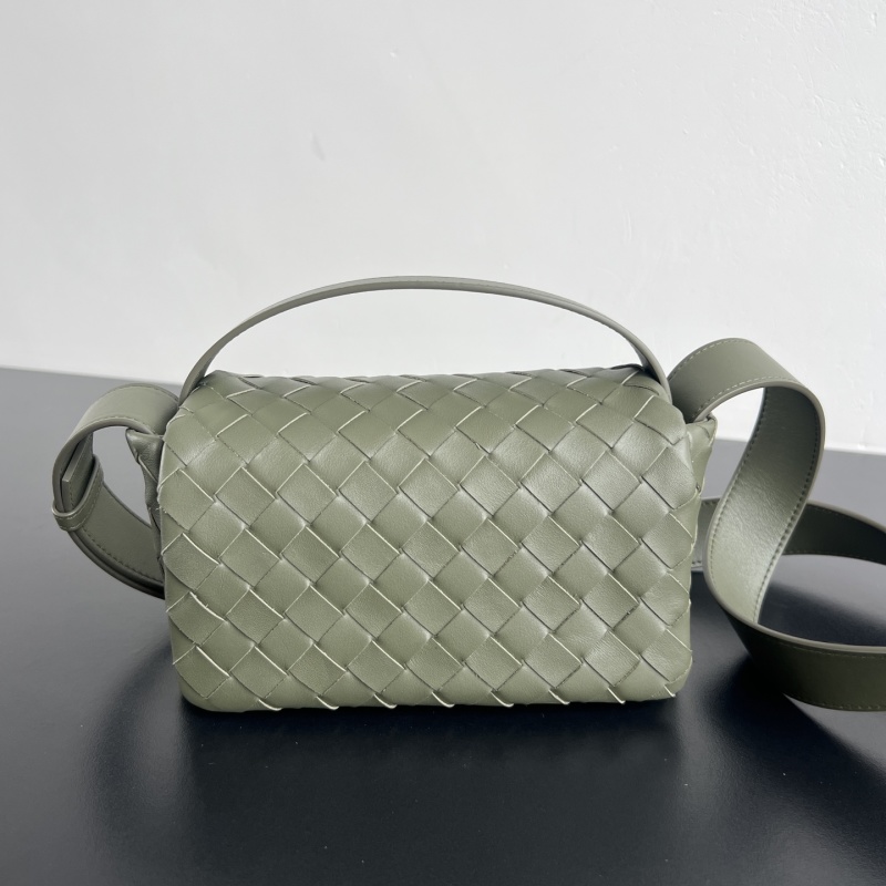 Миниатюрная плетеная сумка Bottega Veneta