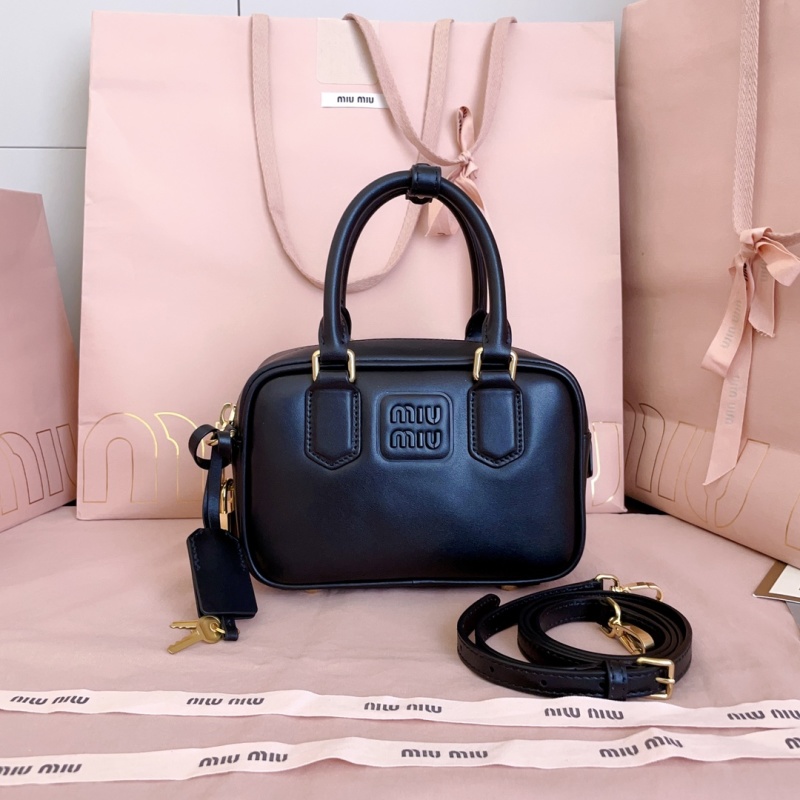 Сумка-боулинг Miu Miu черная