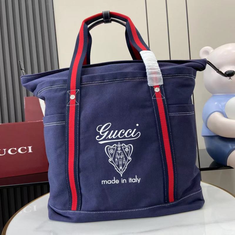 Сумка Gucci из канвы с красной полосой