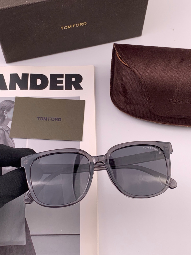 Солнцезащитные очки TOMFORD TF3816 Tom Ford