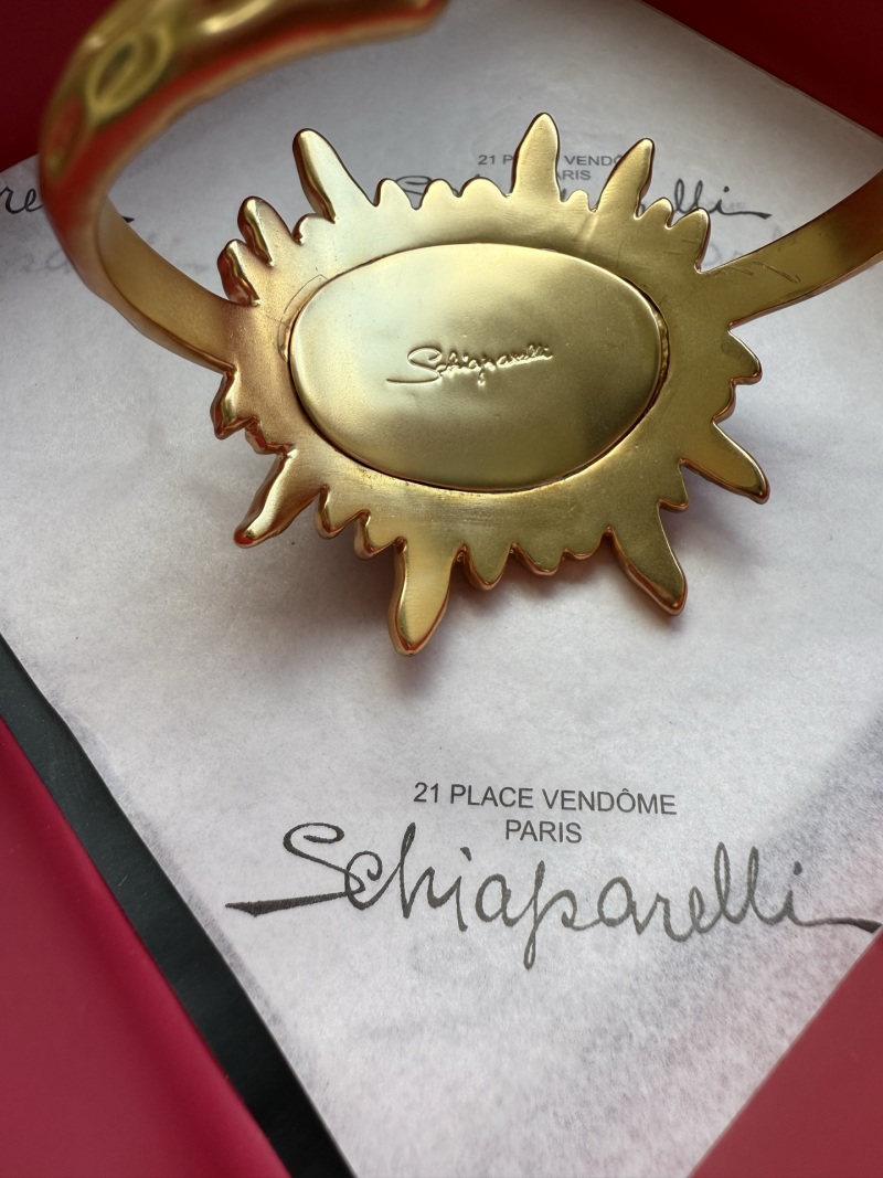 Браслет в виде глаза с кристаллами Schiaparelli