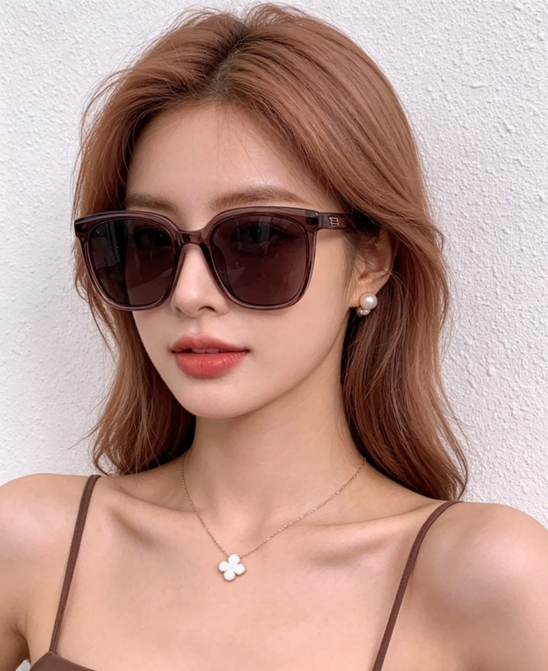 Солнечные очки в квадратной оправе Gucci