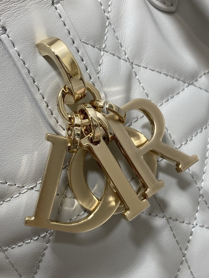 Сумка Dior Lady Dior белая