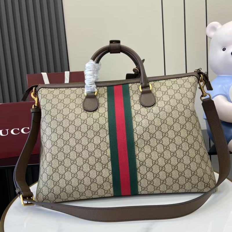 Сумка Gucci с монограммой и полосой