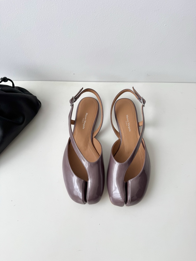 Сандалии Maison Margiela Tabi из лаковой кожи