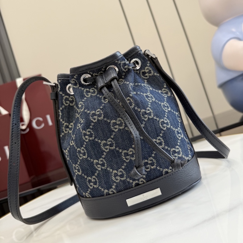 Сумка Gucci из денима с принтом GG