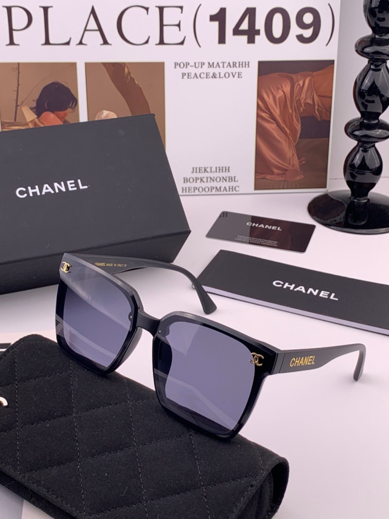 Черные квадратные солнцезащитные очки Chanel