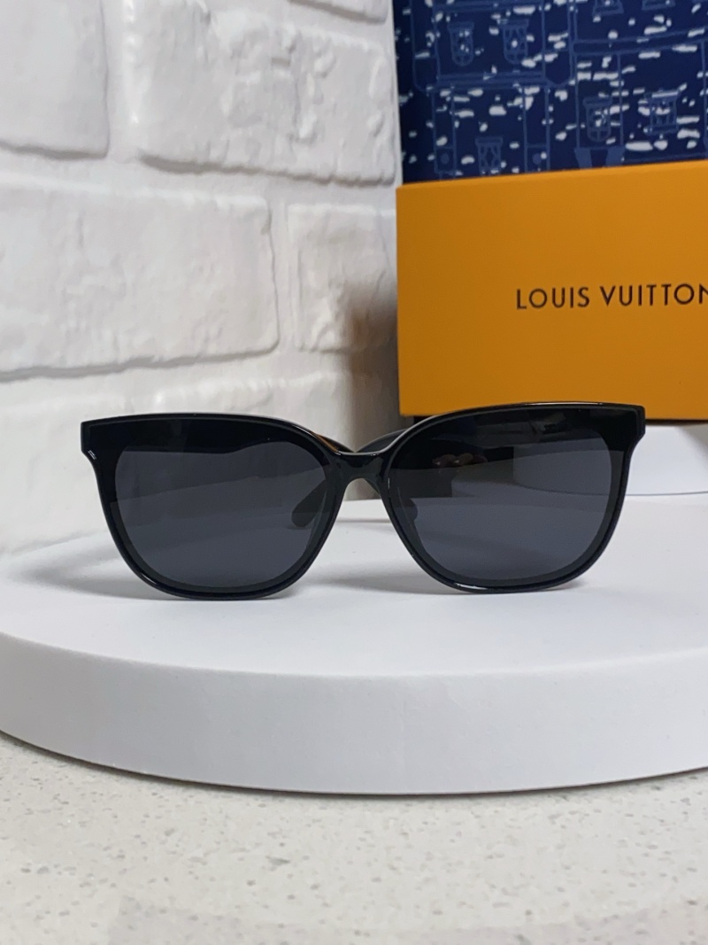 Солнцезащитные очки Louis Vuitton черные квадратные женские