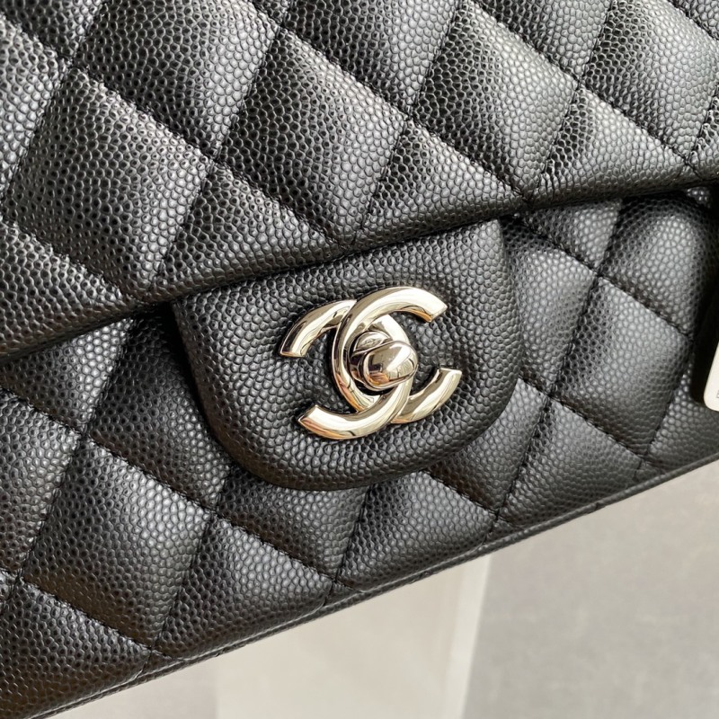Классическая женская черная сумка через плечо Chanel