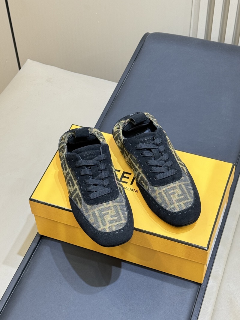 Кроссовки Fendi