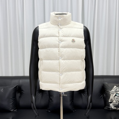 Жилет Moncler