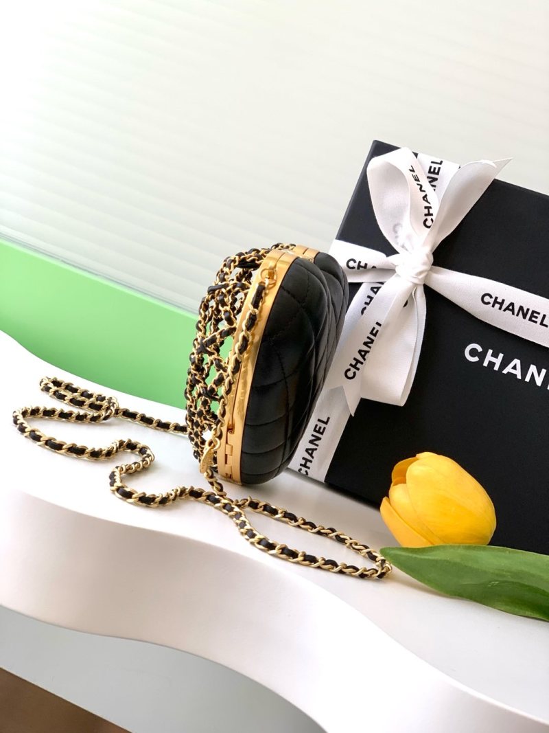 Сумка сердечко с металлической сеткой Chanel