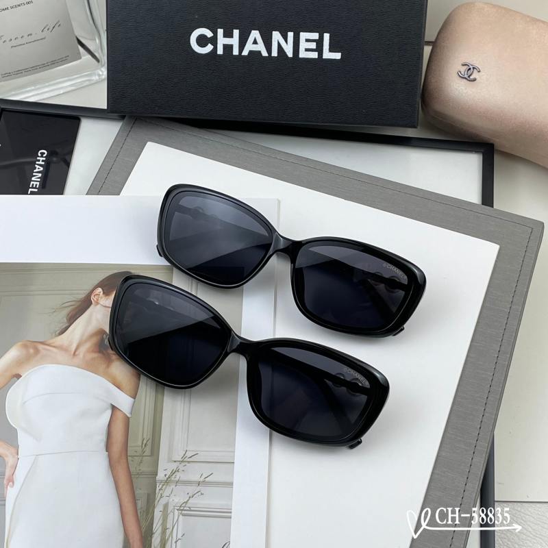 Солнцезащитные очки Chanel модель 58835 с жемчужным декором