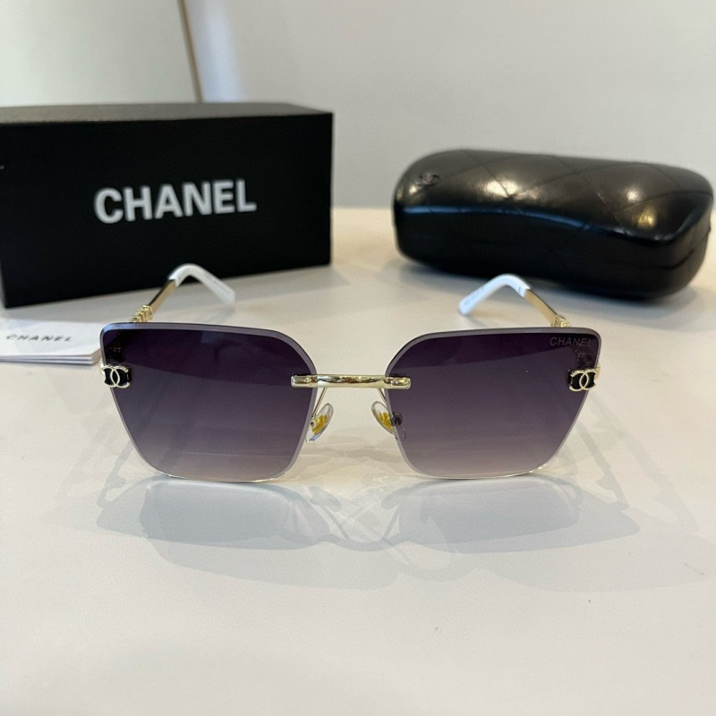 Солнцезащитные очки Chanel