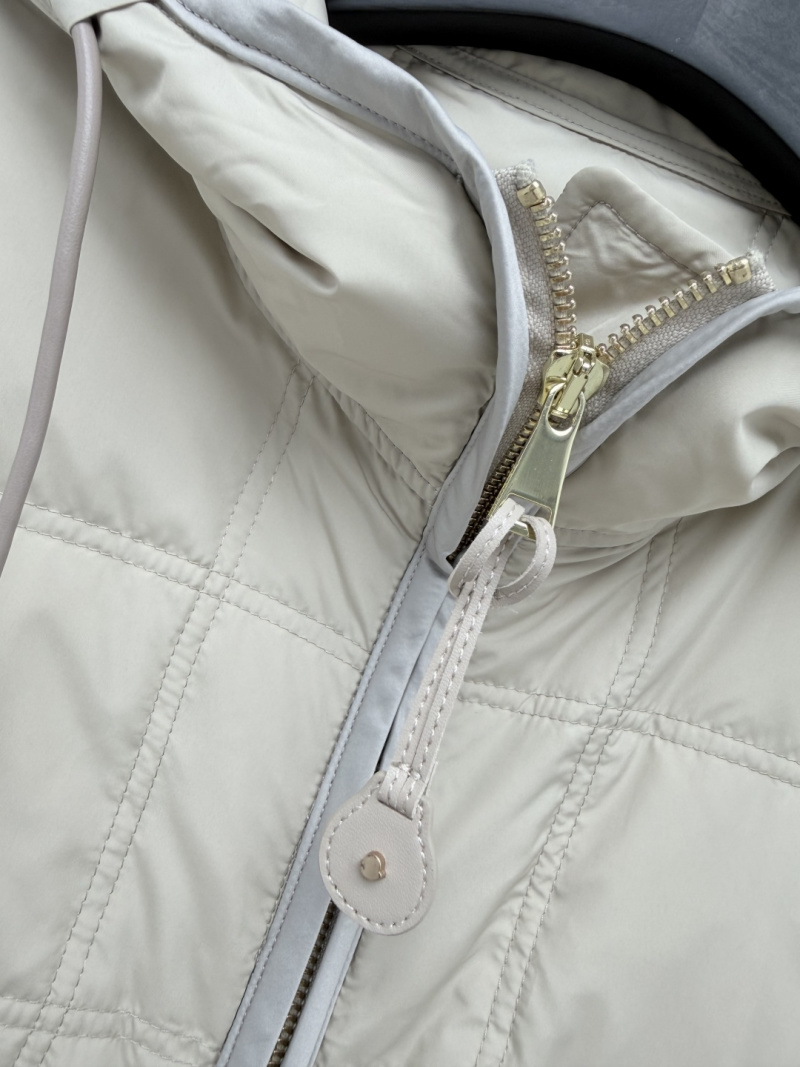 Пуховик Moncler с поясом
