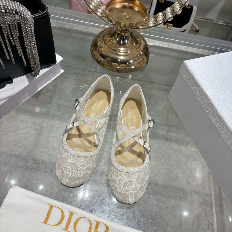 Женские балетки с крест-накрест лентами и декоративными аппликациями Dior