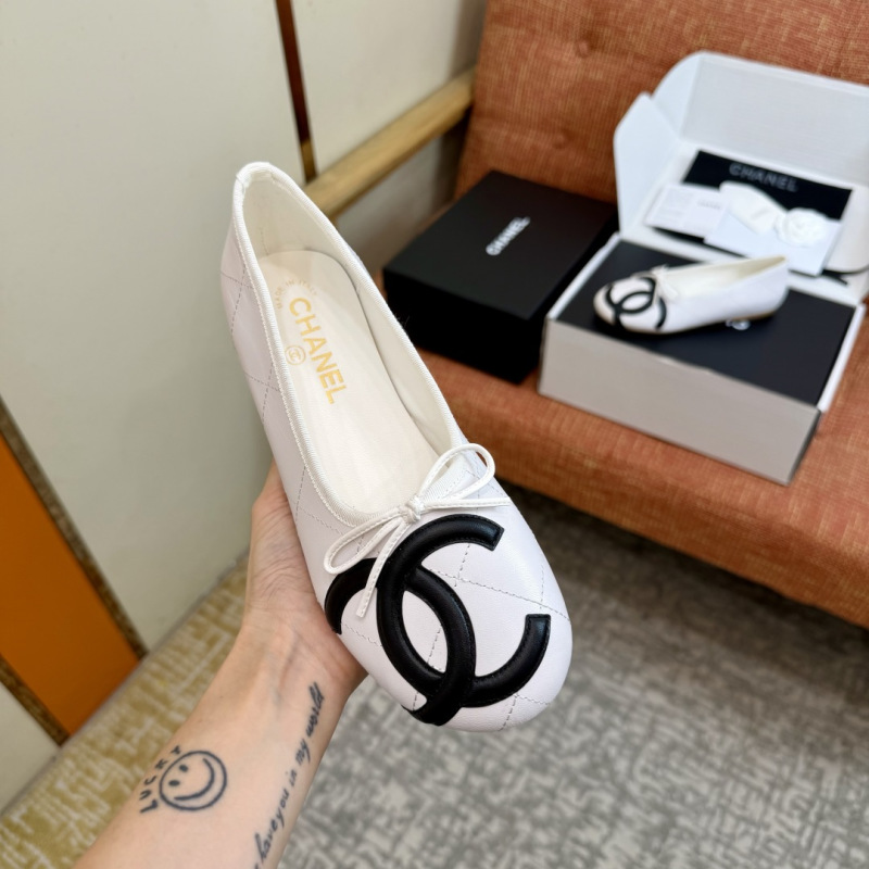 Классические балетки Chanel с двойным C