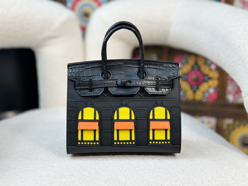 Чёрная сумка Hermès Birkin с ярким принтом