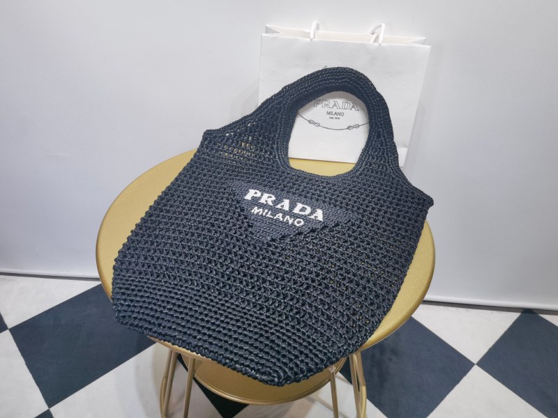 Плетеная пляжная сумка из рафии с логотипом Prada