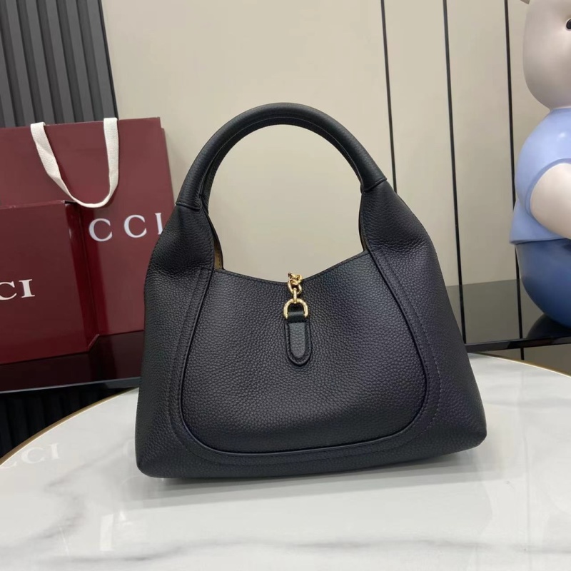 Сумка Gucci с золотой фурнитурой