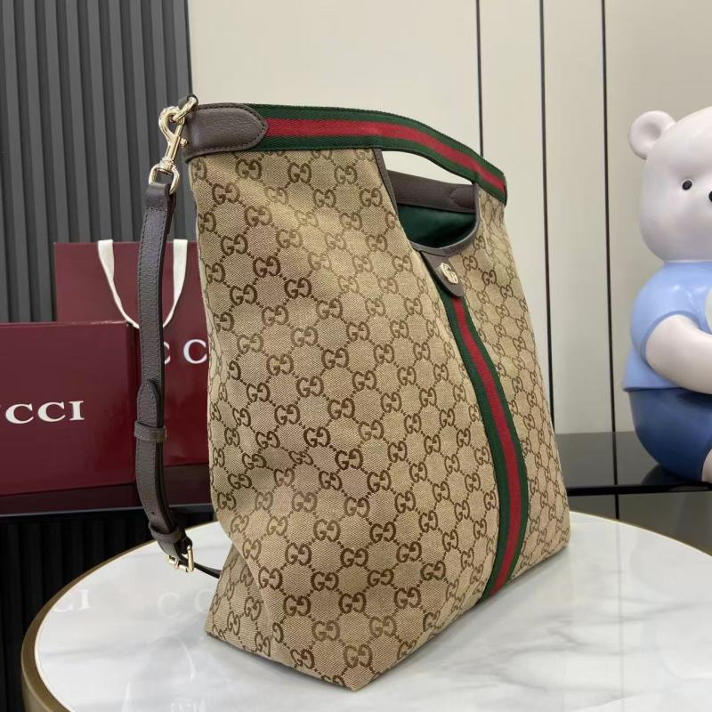 Сумка Gucci с монограммой и ремешком