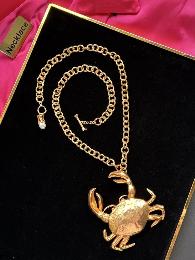 Колье с крабом Schiaparelli