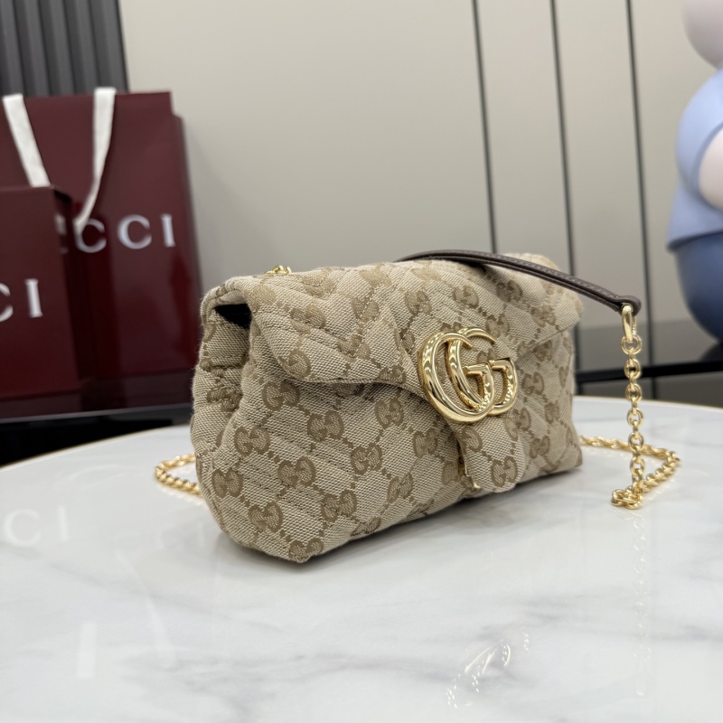 Сумка Gucci с цепочкой и логотипом GG