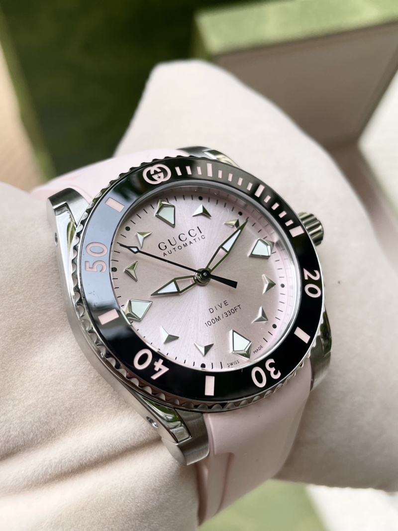 Часы Gucci
