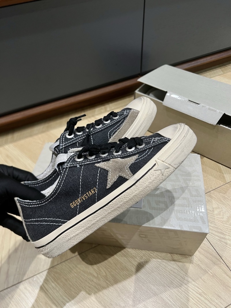 Стильные кроссовки со звездой и винтажным эффектом Golden Goose