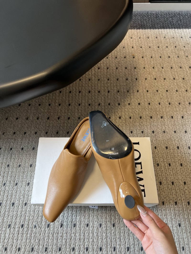 Мюли женские кожаные с квадратным носом Loewe