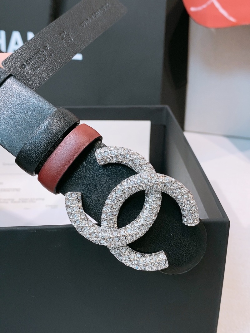Женский ремень с отделкой Chanel