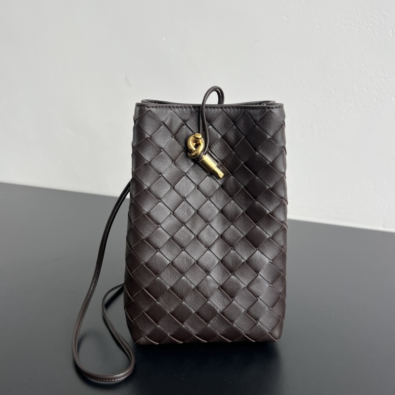 Кожаный плетеный чехол-телефон Bottega Veneta