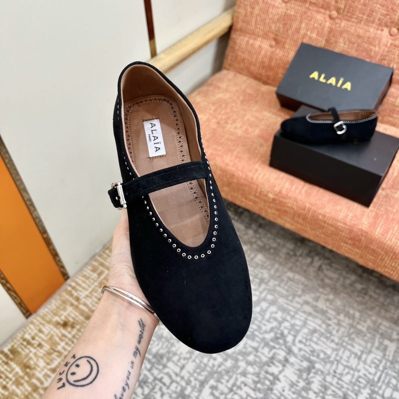 Балетки Alaïa черные замшевые с декором